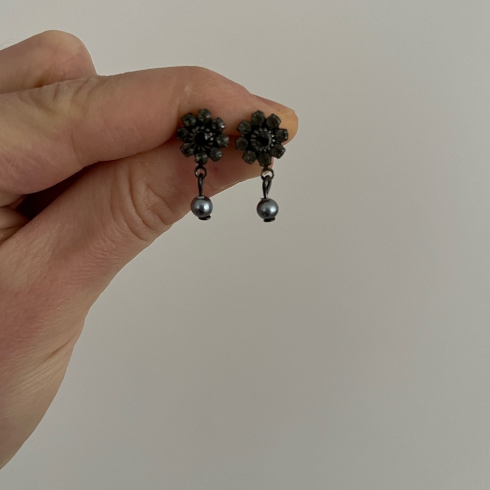 Vintage Flower Hanging Earrings